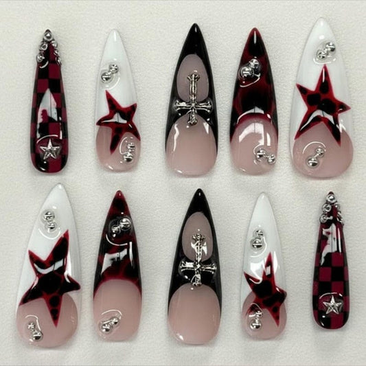Ongles gothiques rouge et noir à presser | Faux ongles talons aiguilles punk croix étoile | Ensemble de faux ongles faits main alternative sombre