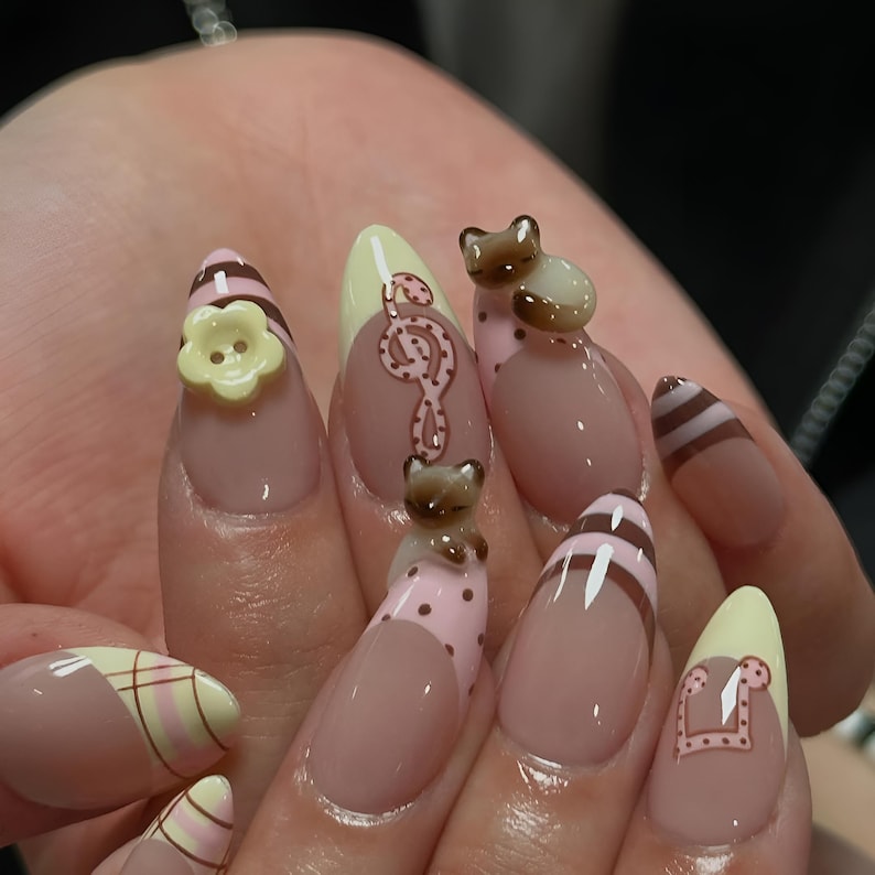 Hand-Painted Siamese Cat Musical Press-On Nails: 3D Romantic Set
