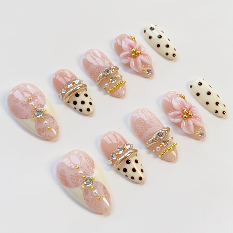 White lace nails/Yellow press on nails long almond nails/Elegant nails/3D Gel Nails/Gold Chrome Nails/bangle nails/Summer Birthday nails