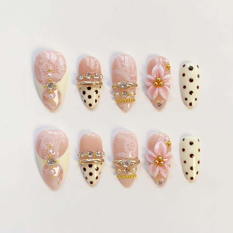 White lace nails/Yellow press on nails long almond nails/Elegant nails/3D Gel Nails/Gold Chrome Nails/bangle nails/Summer Birthday nails